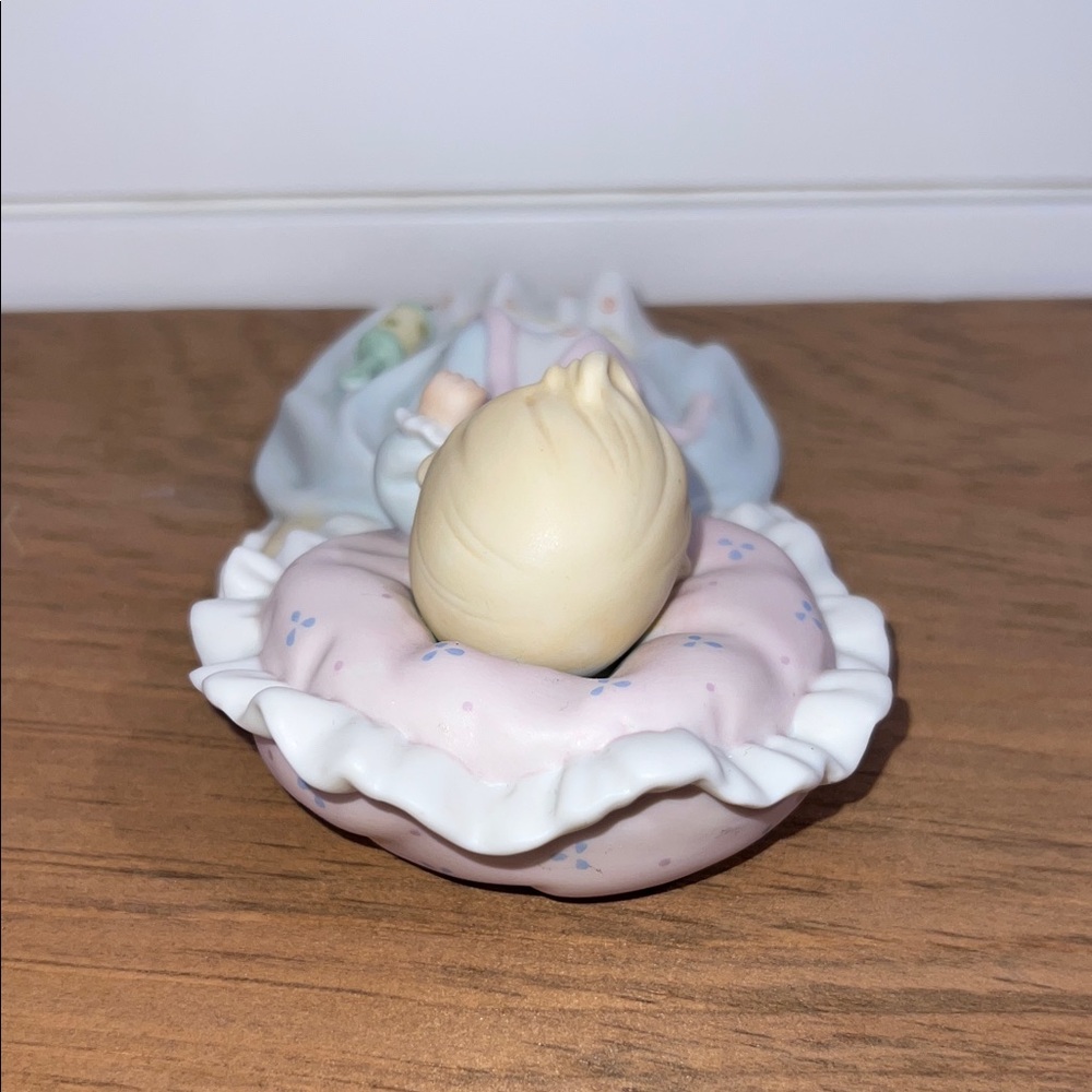 Vintage 1999 Precious Moments by Enesco “Dedicated To God” Baby Figurine - Picture 5 of 16